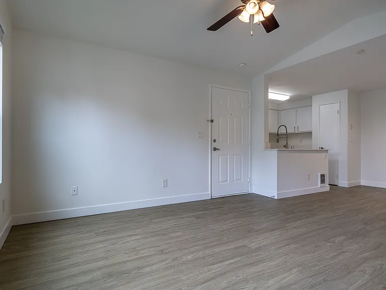 The Docks at Redmond Lakeview — Photo 25