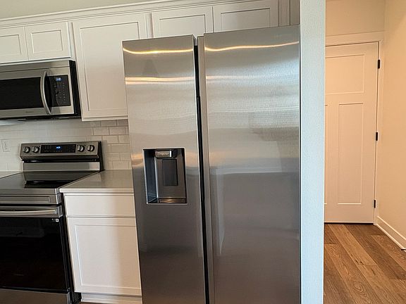 5th image of 220 NW Waverly Dr Unit 1