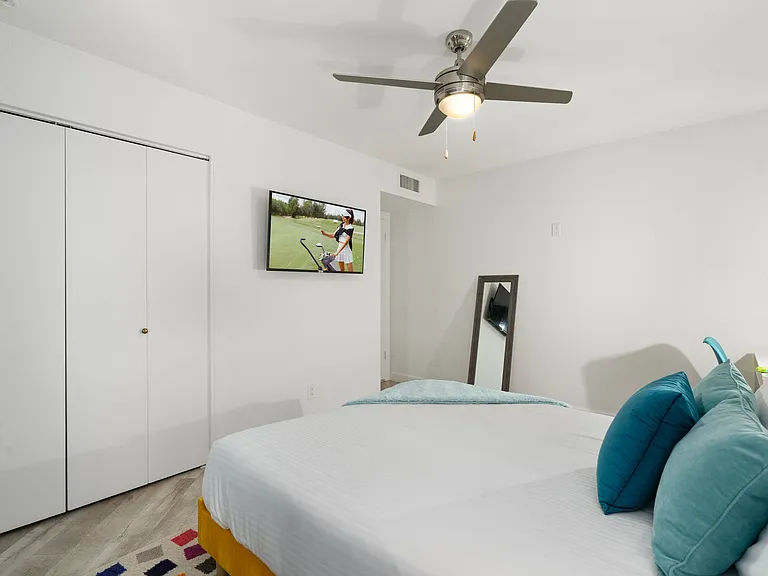 2510 E Hermosa Dr — Photo 22