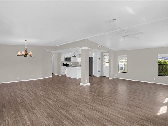 5th image of 3338 N CITRUS CIRCLE #1679