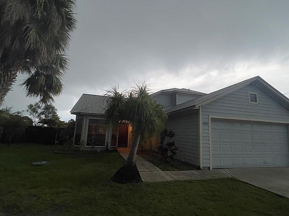 2nd image of 1899 SE North Buttonwood Dr