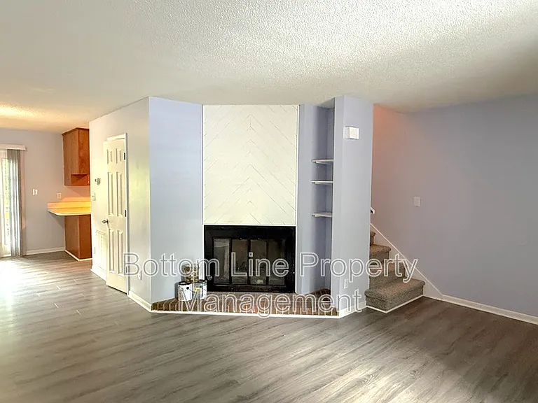 846 W Warren St #A4 — Photo 3