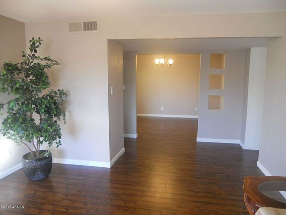 3rd image of 3623 E Sunnyside Dr