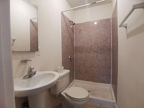 5th image of 4911 Lana Dr #2