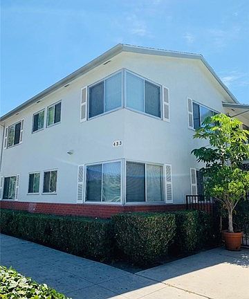 Subject complex 433 building Atlantic Manor Homes HOA