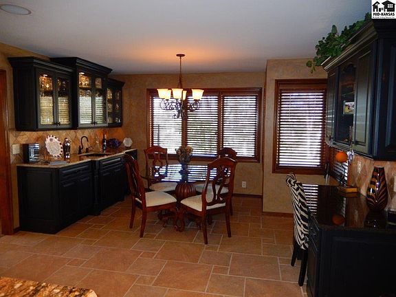 5th image of 2505 Briarwood Ln