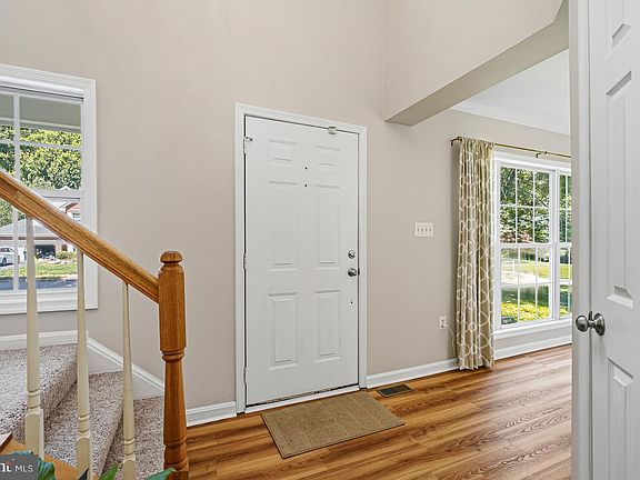 5th image of 7727 Roseberry Farm Dr