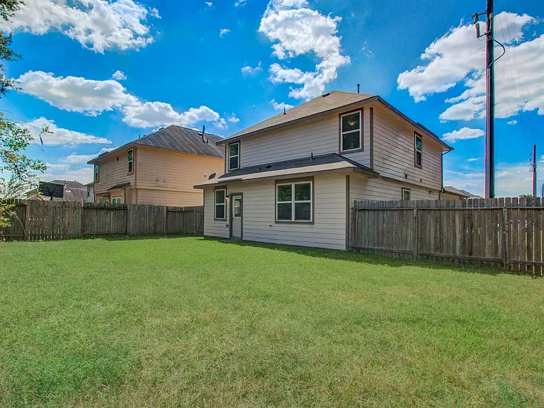 10410 Solitude Way — Photo 44