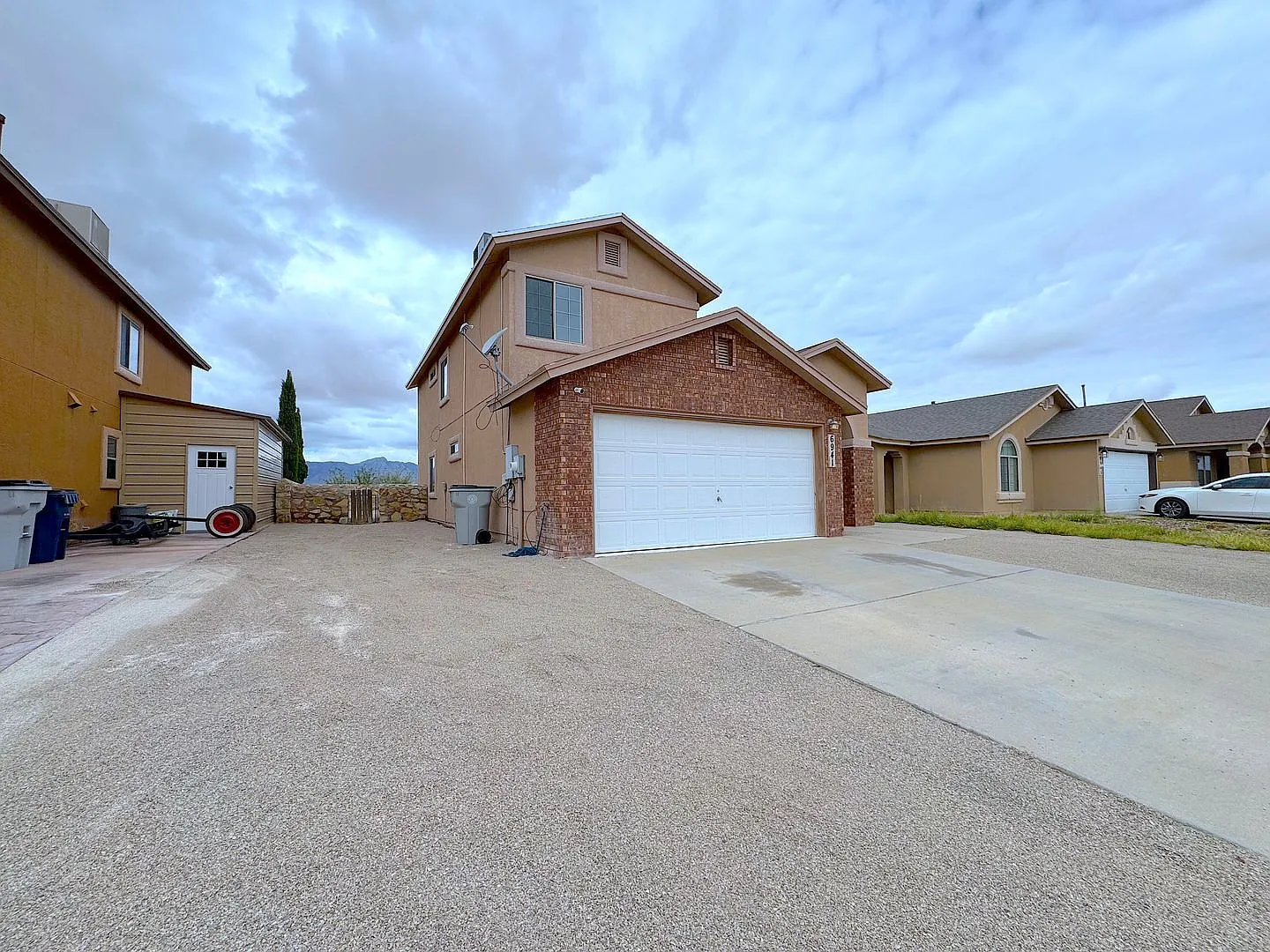 Northeast El Paso 3Bed/2.5Bath Refrig A/C plus Loft! — Photo 2