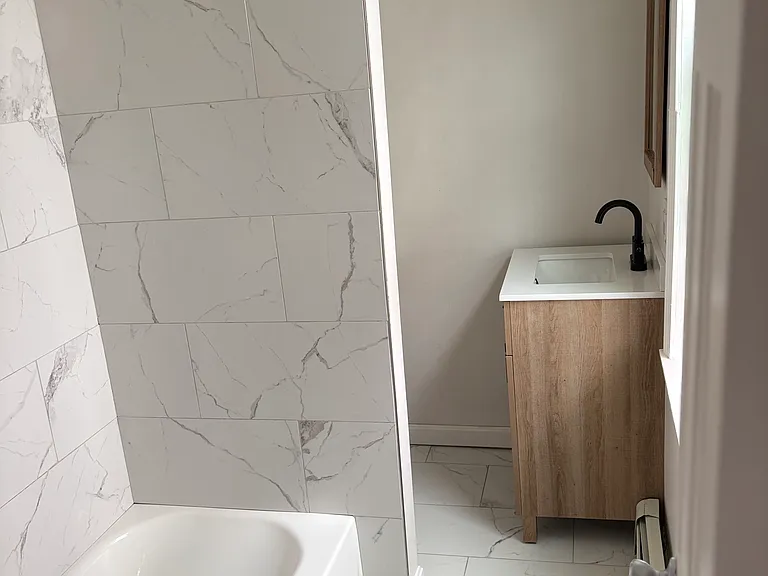 416 Admiral St #1 — Photo 3