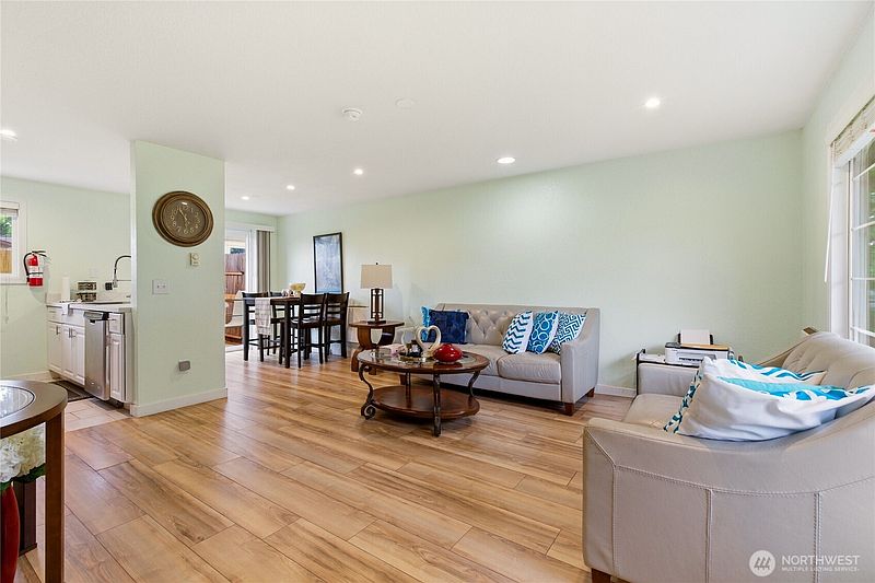 5th image of 3208 21st Street