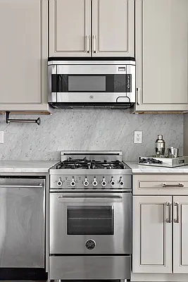 Rented by Compass | media 18