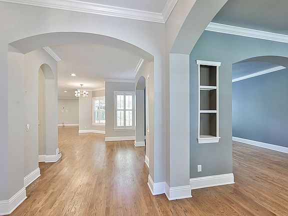 2nd image of 3103 W Harbor View Ave