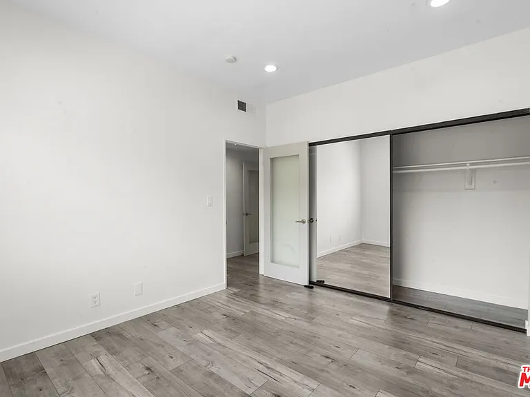 424 S Westmoreland Ave #306 — Photo 28