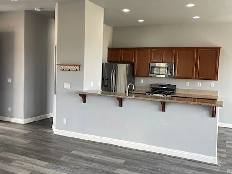 557 Dry Creek Trl — Photo 3