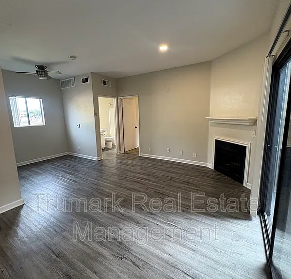 701 Hollywood Way #115 — Photo 1