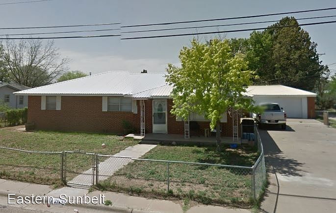 2nd image of 213 W 14th St