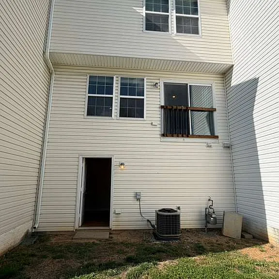 38 Lombard Ln — Photo 36