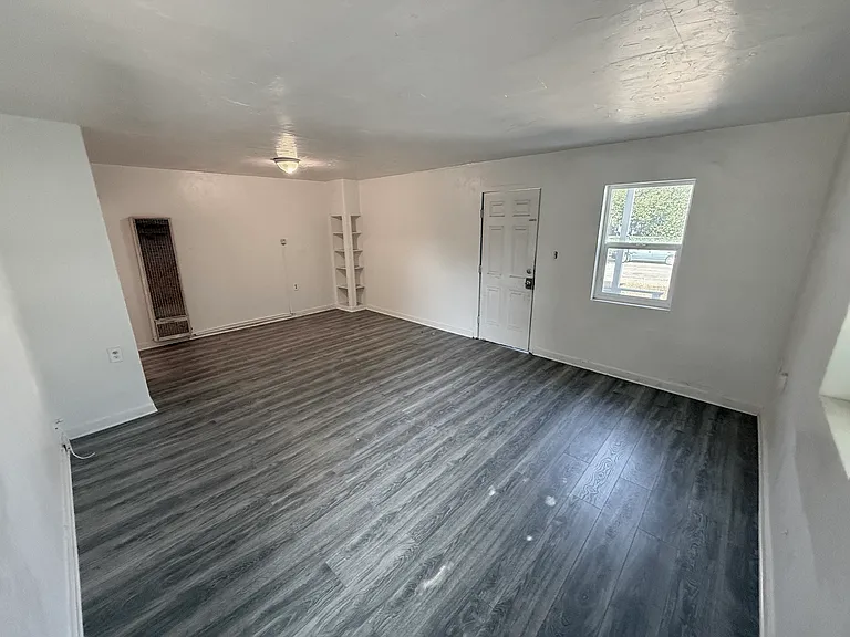 3305 Cypress St #6 — Photo 2