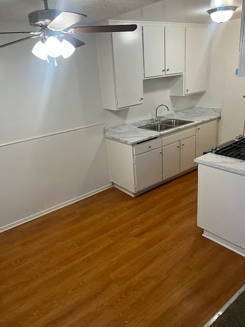 Building Photo - 2704 W Lincoln Ave #29