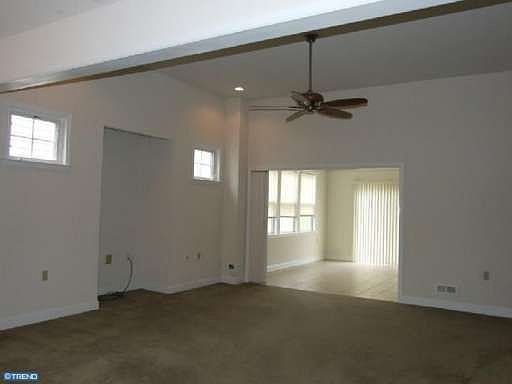 5th image of 4383 Buttercup Cir