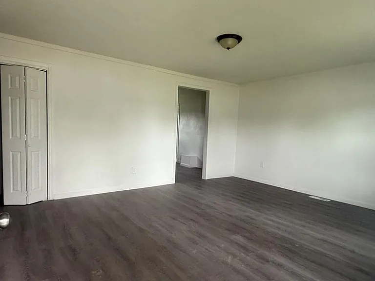 7 Lazarcheff Dr — Photo 3