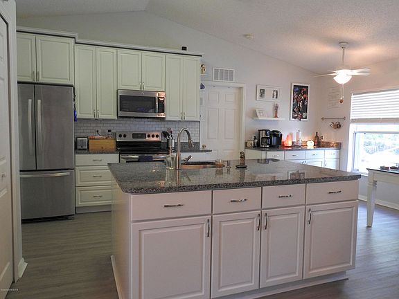 3rd image of 1324 Beche St SE