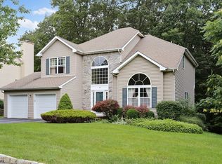 38 Lazarus Dr, Ledgewood, NJ 07852