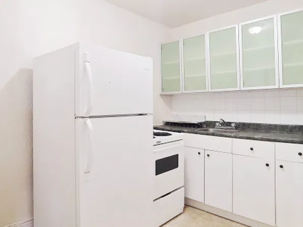36 Nelson St #36, Ottawa, ON K1N 5N2