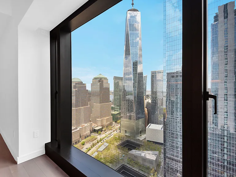 125 Greenwich St #62H — Photo 1