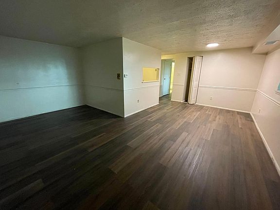 2nd image of 3000 Garden Apartment Dr #14