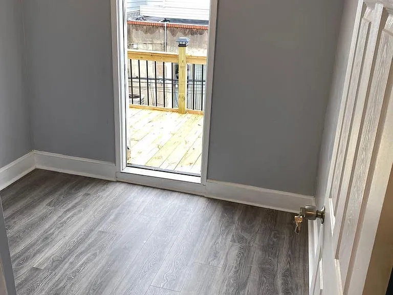 355 Tree St — Photo 12