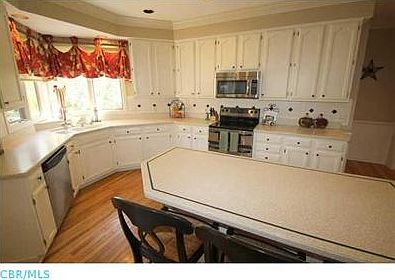 4th image of 10385 Woodburn Dr