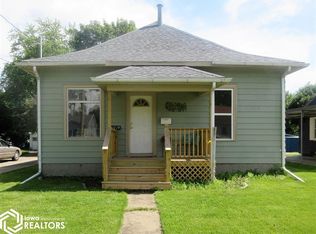 1014 9th Ave E, Oskaloosa, IA 52577