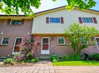 102 Silvan Dr #8, Welland, ON