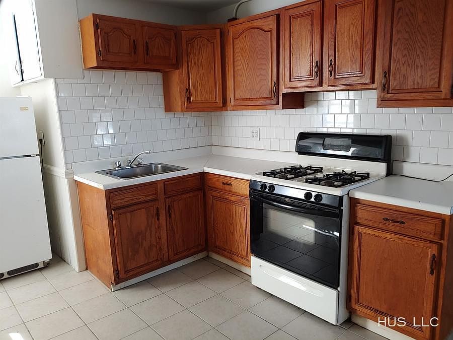 1st image of 18 Ashton St Unit 6