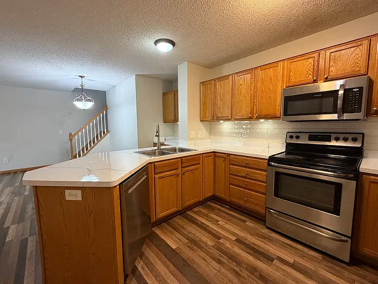 17343 SE River Birch Ln — Photo 2