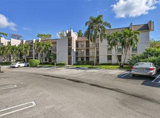 8411 Forest Hills Dr #206, Coral Springs, FL 33065