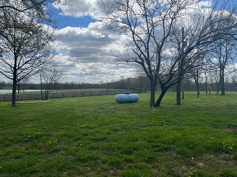 515 Paddock Ln — Photo 6
