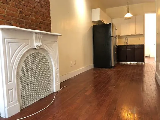 Rented by Premier Metro Realty Corp | media 18