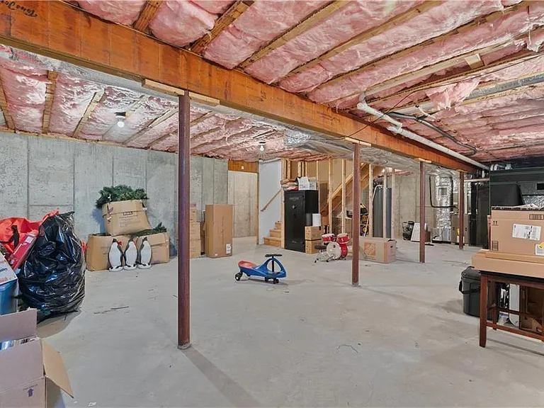 24 Randolph Way — Photo 27