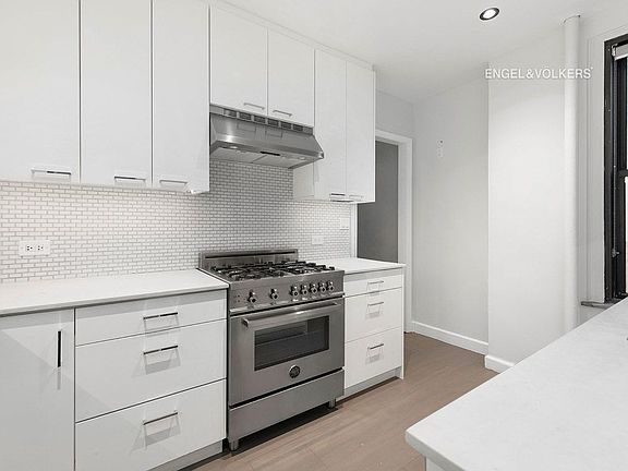 4th image of 243 W 70th St APT 7C