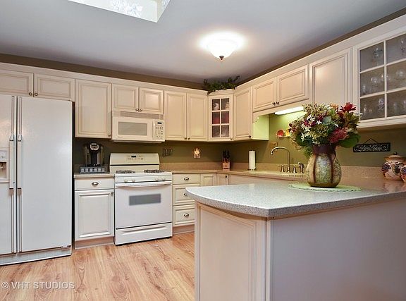 4th image of 12222 W Black Forest Trl