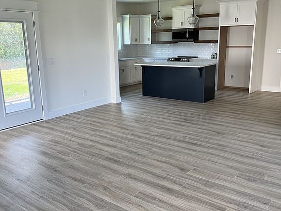 4th image of 1701 N Side Dr