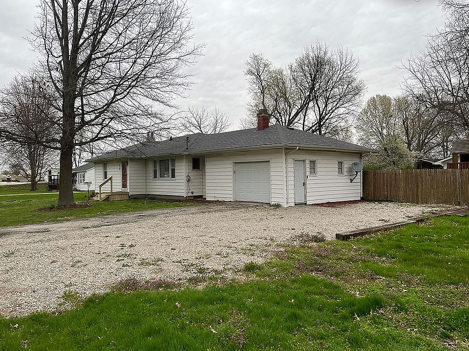 1st image of 914 N Taylorville Blvd