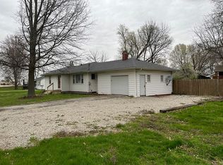 914 N Taylorville Blvd, Taylorville, IL 62568