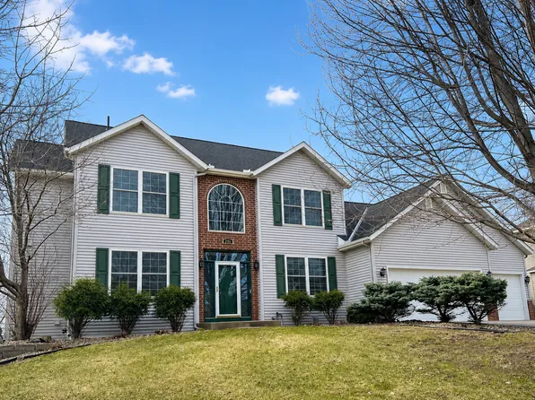 2888 Eagle Valley Dr, Woodbury, MN 55129