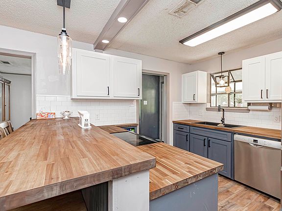 5th image of 17120 Willow Oak Aly