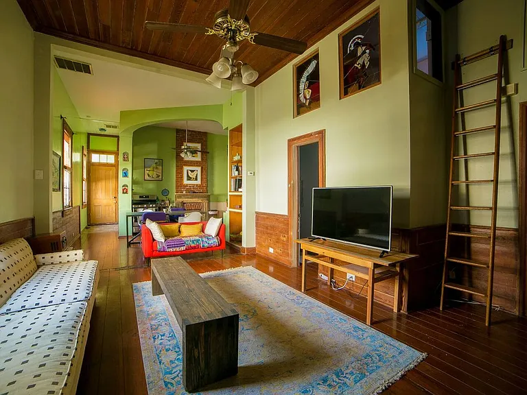 3011 Royal St #1 — Photo 4