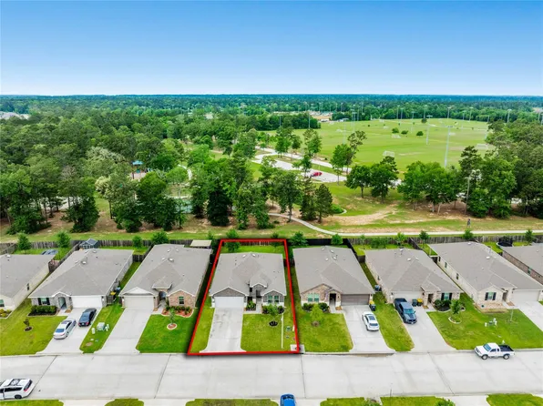 2326 Strong Horse Dr, Conroe, TX 77301